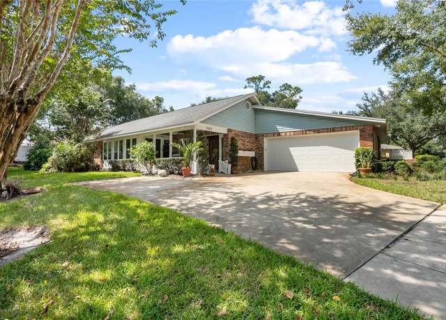 Property at 2450 S Glen Eagles Dr, Deland, FL 32724, 3 beds, 2.5 baths
