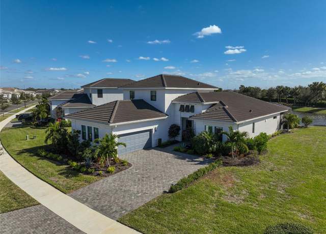 Property at 5035 Kiva Cir, Bradenton, FL 34211, 4 beds, 4.5 baths