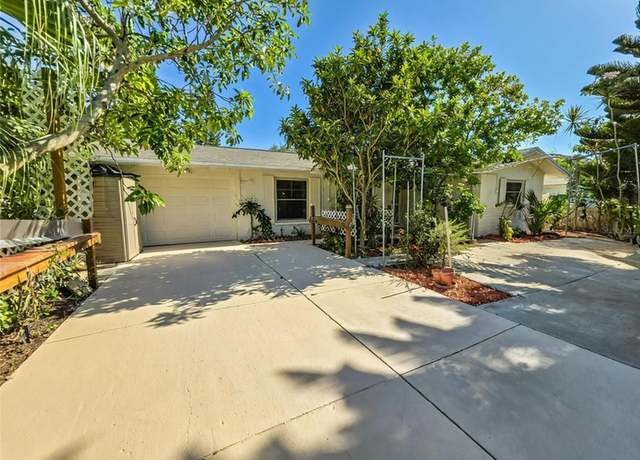 Property at 1543 Sandy Ln, Clearwater, FL 33755, 3 beds, 2 baths