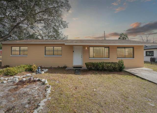 Property at 1039 SE 19th Ter, Gainesville, FL 32641, 4 beds, 2 baths