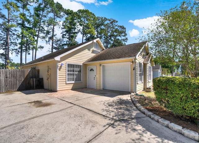 Property at 182 Edgewater Cir, Sanford, FL 32773, 2 beds, 2 baths
