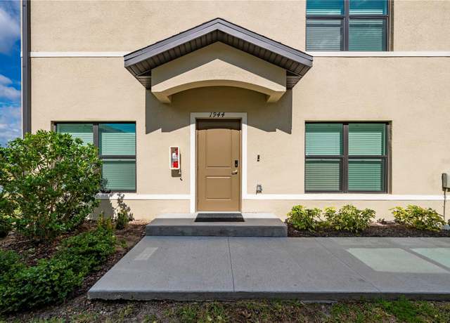 Property at 1944 Vista Landings Ct, Port Charlotte, FL 33953, 3 beds, 2.5 baths