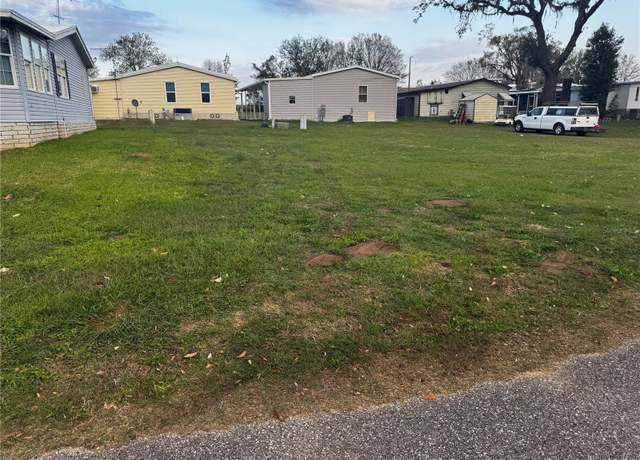 Property at 10028 Wellington Ave, Dade City, FL 33525
