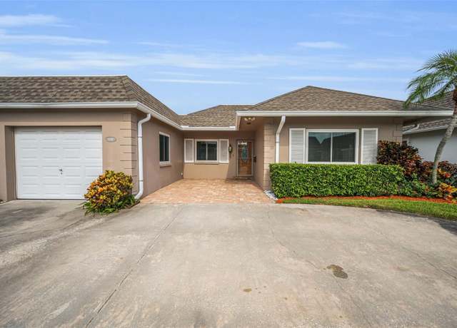 Property at 6561 Golden Horseshoe Dr, Seminole, FL 33777, 2 beds, 2 baths