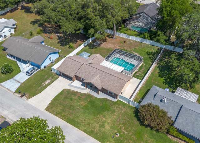 Property at 3881 SE 61st Pl, Ocala, FL 34480, 4 beds, 2 baths