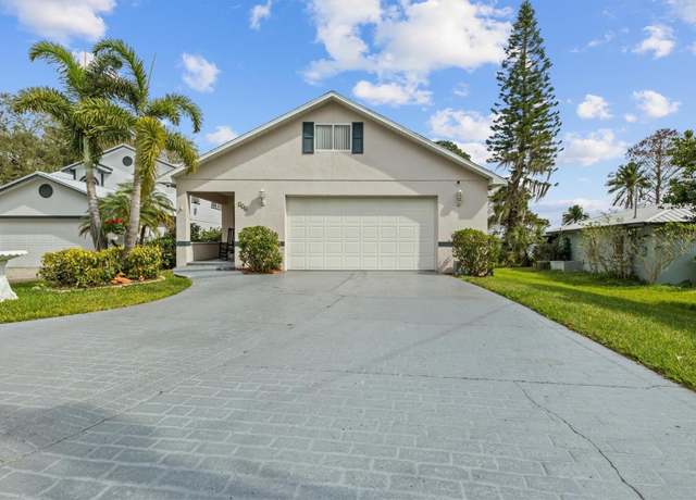 Property at 720 Lake Jessie Dr, Winter Haven, FL 33881, 5 beds, 4 baths