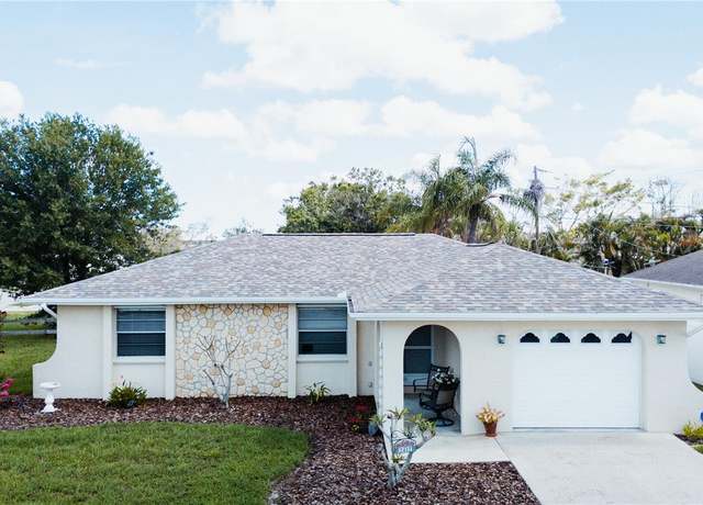 Property at 2412 15th St W, Palmetto, FL 34221, 2 beds, 2 baths
