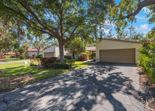 Property at 6407 Quail Hollow Pl, Bradenton, FL 34210, 2 beds, 2 baths