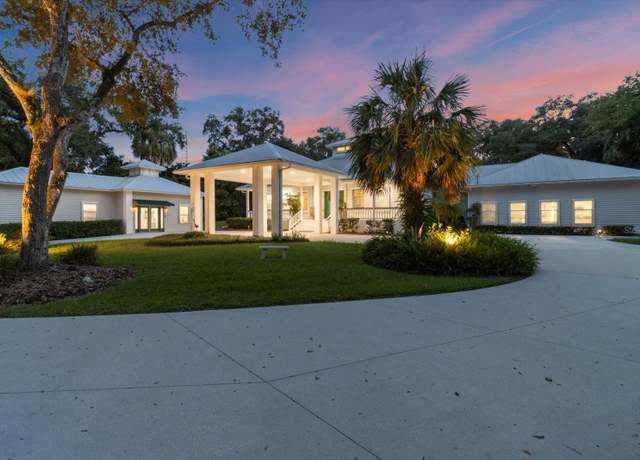 Property at 20 Captains Cove Rd, Inglis, FL 34449, 4 beds, 3.5 baths