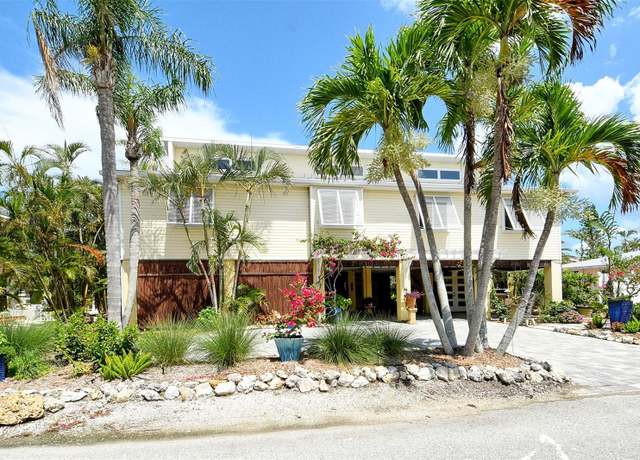 Property at 701 Marbury Ln, Longboat Key, FL 34228, 3 beds, 2 baths
