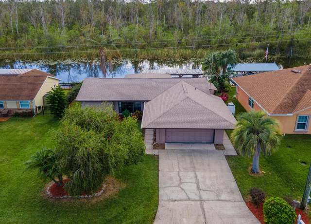 Property at 13340 Country Club Dr, Tavares, FL 32778, 2 beds, 2 baths