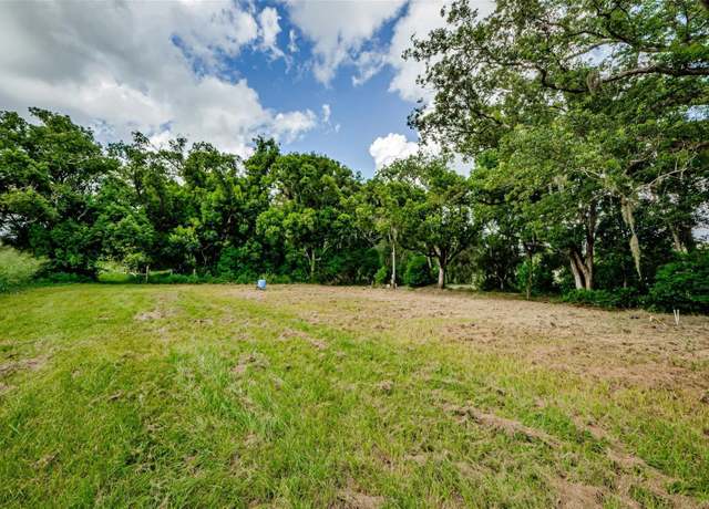 Property at 909 Grandaddy Ln, Lutz, FL 33548