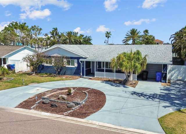 Property at 7919 Causeway Blvd S, St Petersburg, FL 33707, 3 beds, 2 baths