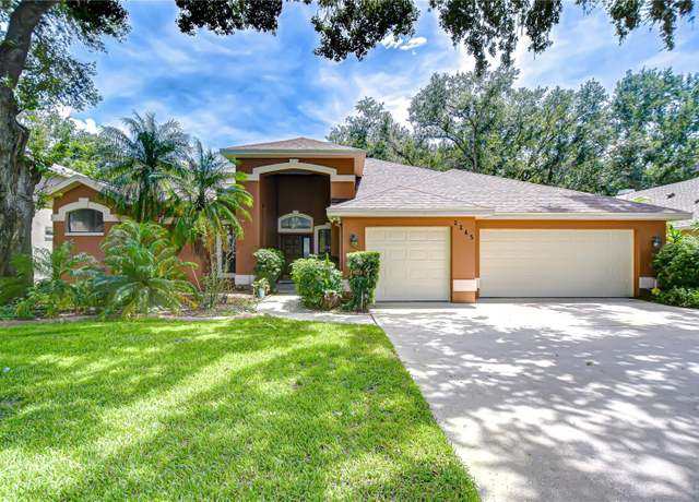 Property at 2245 Eagle Bluff Dr, Valrico, FL 33596, 4 beds, 2 baths
