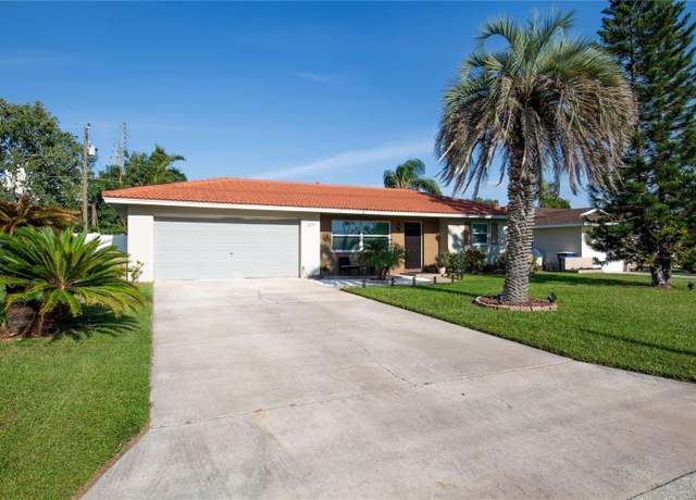 Property at 1277 Driftwood Ave, Clearwater, FL 33764, 2 beds, 1 bath