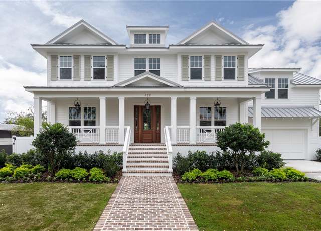 Property at 322 Bayview Dr NE, St Petersburg, FL 33704, 5 beds, 4.5 baths