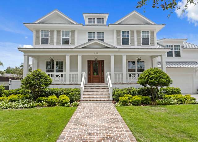 Property at 322 Bayview Dr NE, St Petersburg, FL 33704, 5 beds, 4.5 baths