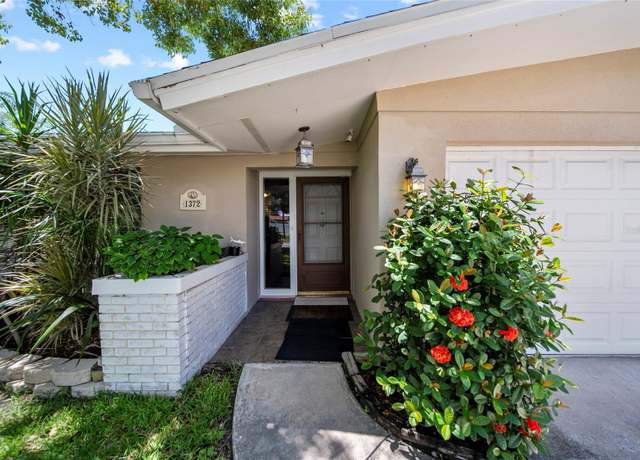 Property at 1372 S Hillcrest Ave, Clearwater, FL 33756, 4 beds, 3 baths