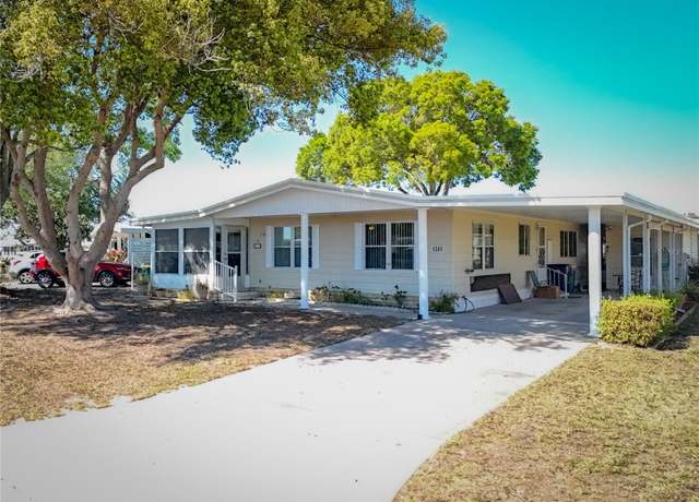Property at 1308 Mohawk Cir, Tavares, FL 32778, 2 beds, 2 baths