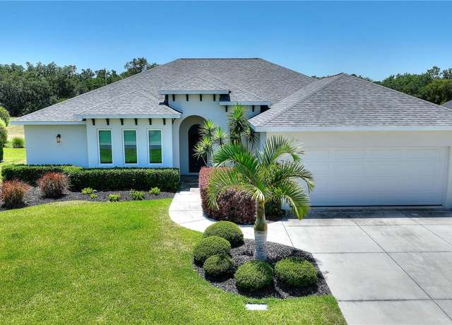 Property at 7055 Strafford Oaks Dr, Sebring, FL 33875, 3 beds, 2.5 baths
