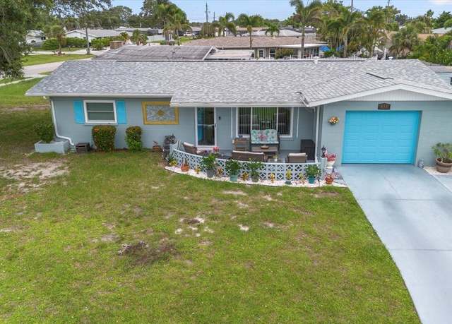 Property at 453 Sandlewood Dr, Venice, FL 34293, 2 beds, 2 baths