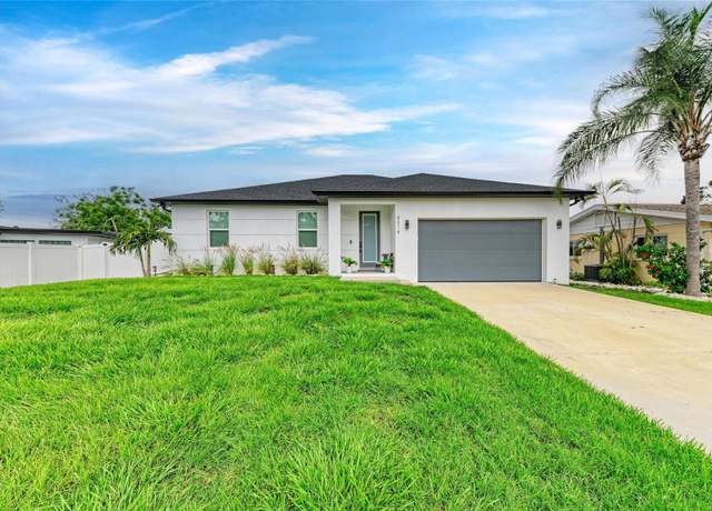 Property at 4314 Des Plaines Dr, Sarasota, FL 34233, 4 beds, 3 baths