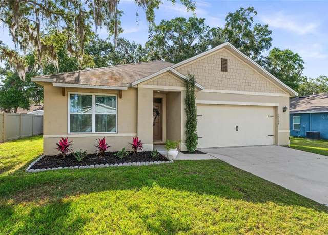 Property at 35107 Sweet Leaf Ln, Leesburg, FL 34788, 3 beds, 2 baths