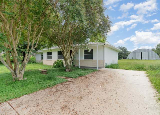 Property at 38401 Grays Airport Rd, Lady Lake, FL 32159, 3 beds, 2 baths