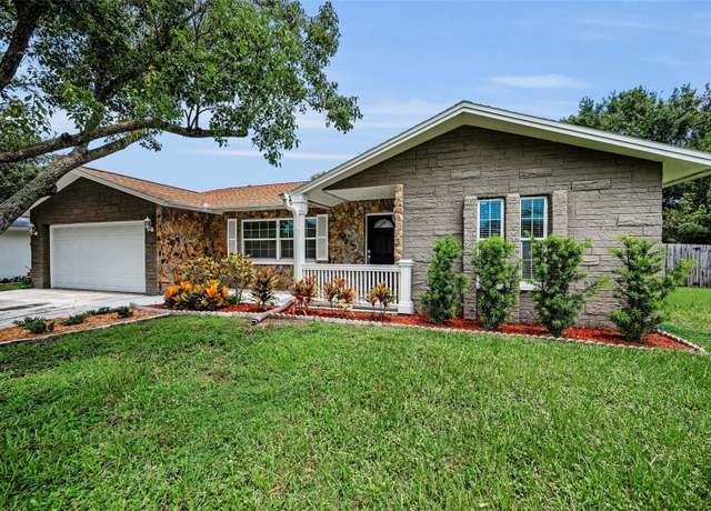 Property at 1402 Oleander Dr, Tarpon Springs, FL 34689, 3 beds, 2 baths