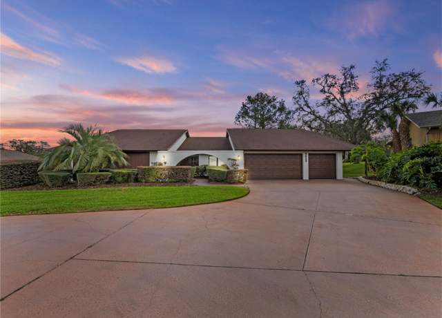 Property at 9829 Wedgewood Ln, Leesburg, FL 34788, 4 beds, 3.5 baths