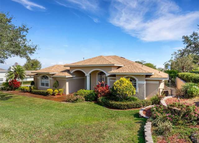 Property at 324 Lake Mariam Blvd, Winter Haven, FL 33884, 3 beds, 2 baths