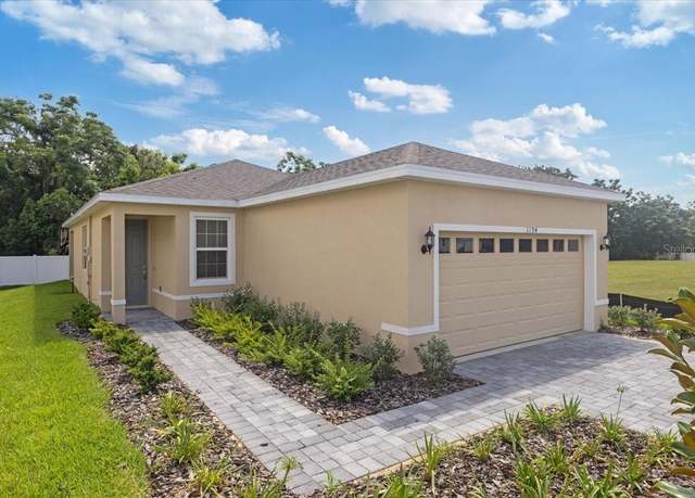 Property at 1194 Atlantic Ave, Fruitland Park, FL 34731, 4 beds, 2 baths