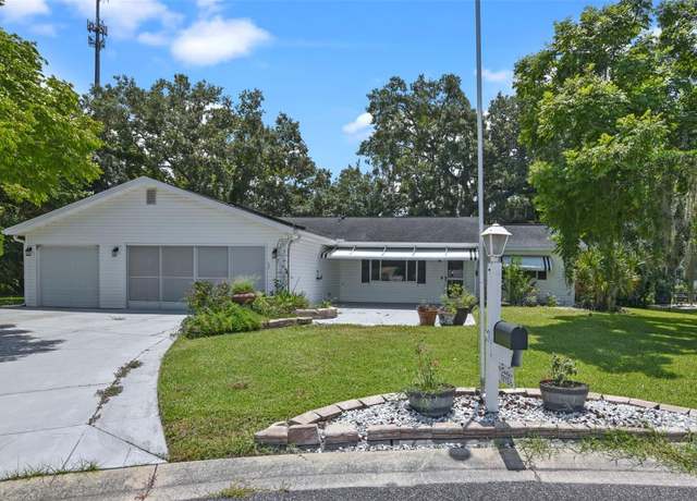 Property at 10185 SE 175th Ln, Summerfield, FL 34491, 2 beds, 2.5 baths