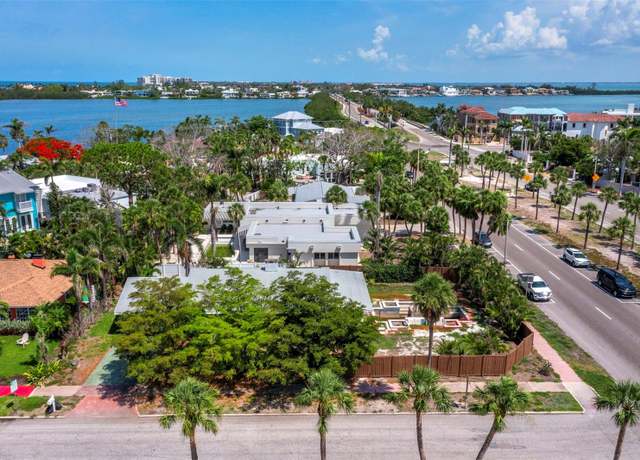 Property at 335 Arthur Dr, Sarasota, FL 34236, 2 beds, 2 baths