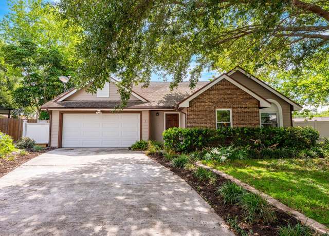 Property at 1010 Leinhart Ct, Oviedo, FL 32765, 4 beds, 2 baths