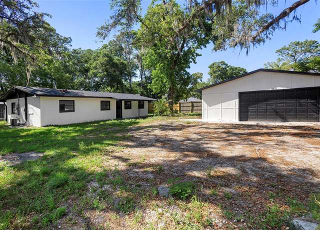 Property at 2225 E Welch Rd, Apopka, FL 32712, 6 beds, 4 baths