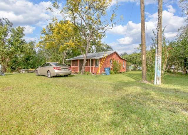 Property at 1 Smith Ct, Deland, FL 32724, 8 beds, 6 baths