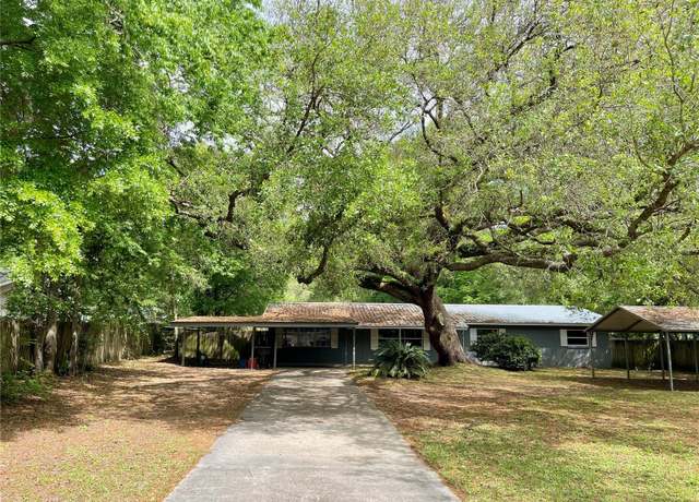 Property at 1910 SW 44th Ave, Gainesville, FL 32608, 4 beds, 3 baths