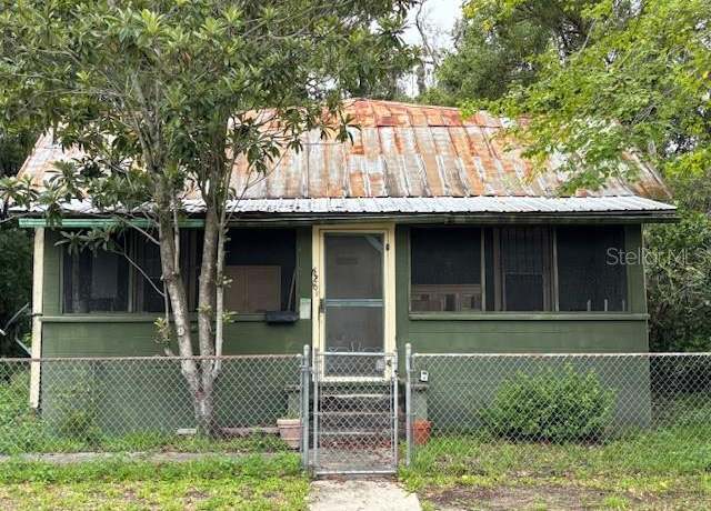 Property at 626 NW 3rd St, Gainesville, FL 32601, 4 beds, 1 bath
