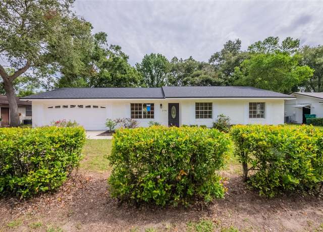 Property at 2703 E Washington Ave, Eustis, FL 32726, 3 beds, 2 baths