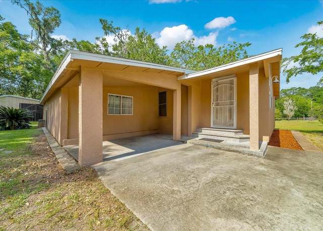 Property at 1322 NE 53rd St, Ocala, FL 34479, 3 beds, 2.5 baths