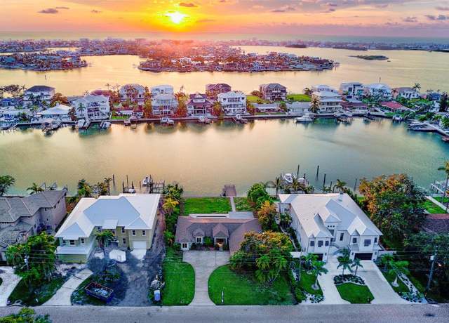 Property at 410 Harbor View Ln, Largo, FL 33770, 4 beds, 2.5 baths