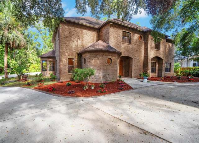 Property at 902 River Rapids Ave, Brandon, FL 33511, 4 beds, 4 baths