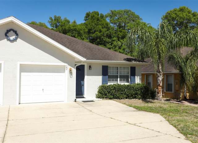 Property at 102 Hurst Ct, Deland, FL 32724, 3 beds, 2 baths