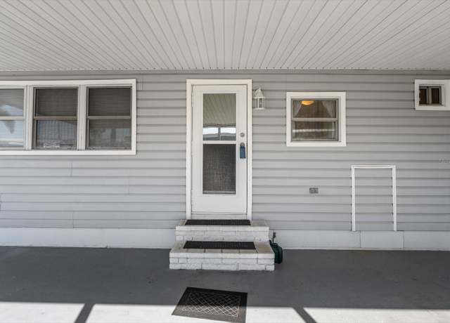 Property at 2850 Trinidad Way, Palmetto, FL 34221, 2 beds, 1.5 baths