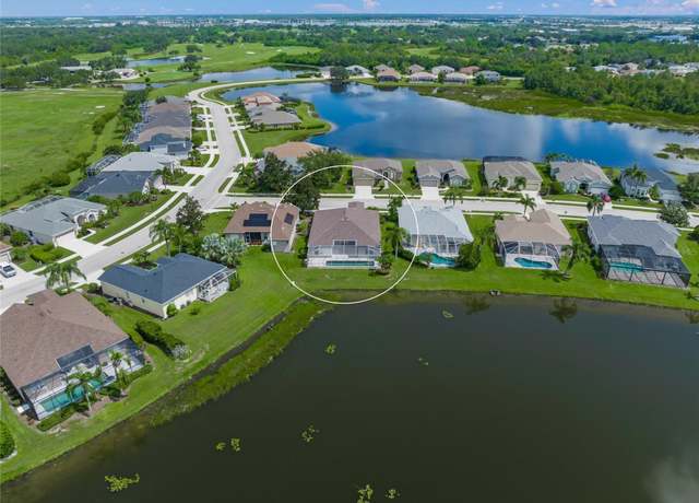 Property at 205 Londonderry Dr, Sarasota, FL 34240, 3 beds, 3 baths