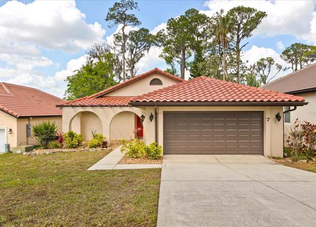 Property at 7 Forest Ln, Eustis, FL 32726, 2 beds, 2 baths