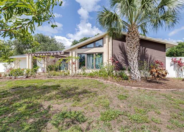 Property at 1808 Stonecrest Ct, Lakeland, FL 33813, 4 beds, 2 baths