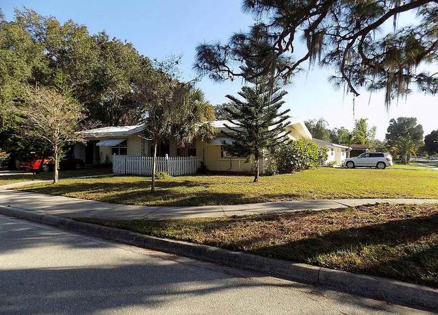 Property at 2695 S East Ave, Sarasota, FL 34239, 4 beds, 2 baths