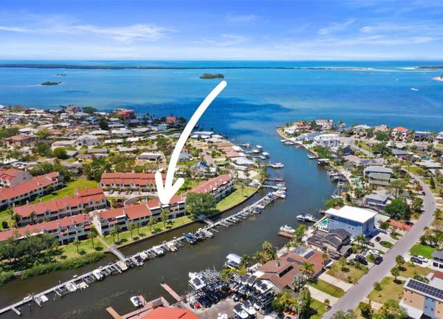Property at 2383 Hanover Dr, Dunedin, FL 34698, 2 beds, 3 baths